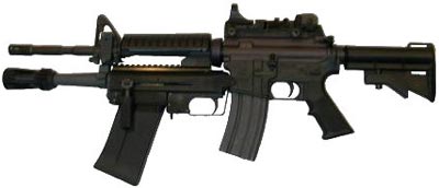 XM-26 LSS, установленный под стволом карабина M4A1