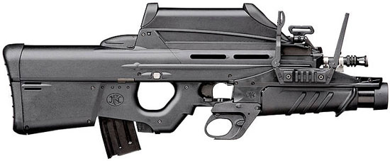 штурмовая винтовка FN F2000 с установленным подствольным гранатометом FN
 GL1 в боевом положении