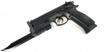 штык-нож на пистолете CZ-75