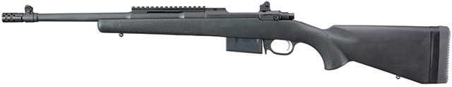 Винтовка Ruger Scout Rifle калибра .350 Legend отличается чёрной синтетической ложей, дульным тормозом и планкой Пикатинни