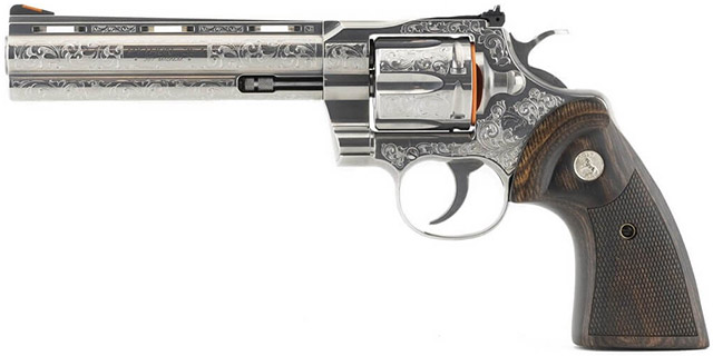 Револьвер Davidson’s Special Edition Engraved Colt Python в США стоит $2500