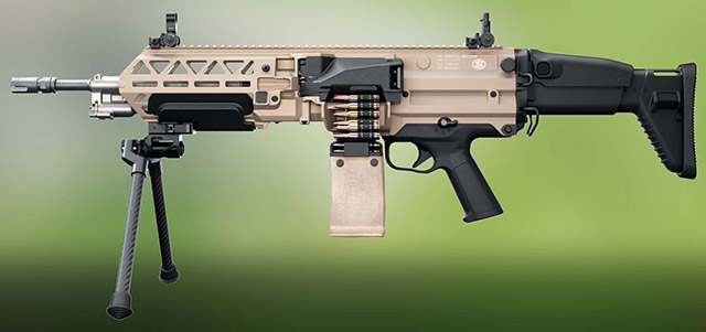 FN EVOLYS 5.56 размером 5.56x45 мм NATO весит всего 5,5 кг в
пустом состоянии и без дополнительного оборудования.  Здесь показаны дополнительные сошки
