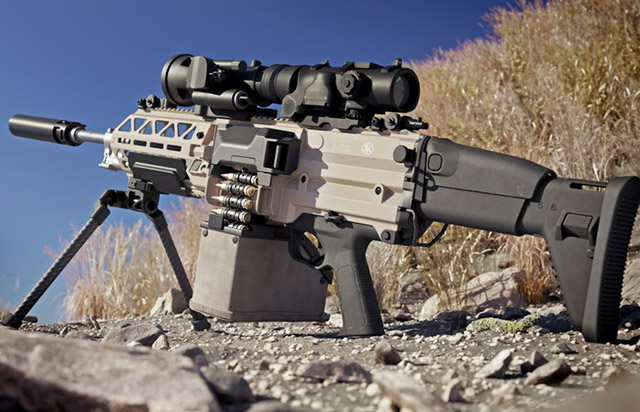 Сверхлегкий пулемет: новый FN EVOLYS калибра 7,62x51 мм НАТО, оснащенный опциональной оптикой дневного ночного видения и сошками