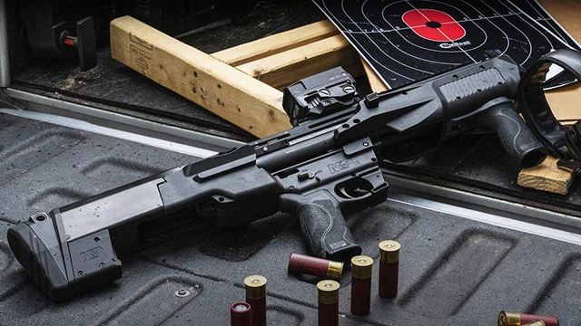 Компания Smith & Wesson представила 14-зарядное ружьё 12 калибра