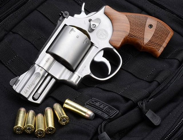 Револьверы Smith & Wesson были и остаются визитной карточкой 
компании. Они эффективны и узнаваемы, независимо от поколения и калибра