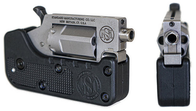 Барабан револьвера Standard Manufacturing Switch Gun снаряжается пятью патронами калибра .22 Winchester Magnum Rimfire