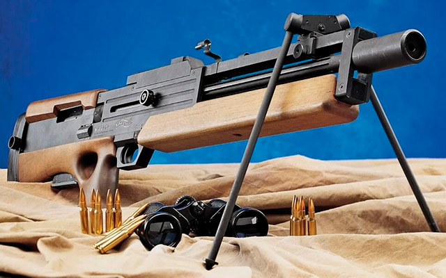 Снайперская винтовка Walther WA2000 была представлена в 1982 году. В 
настоящее время колллекционная стоимость данной модели доходит до $50000