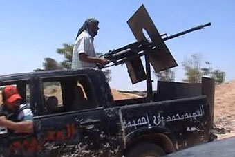 Ливийские повстанцы получают через Тунис контрабандное оружие