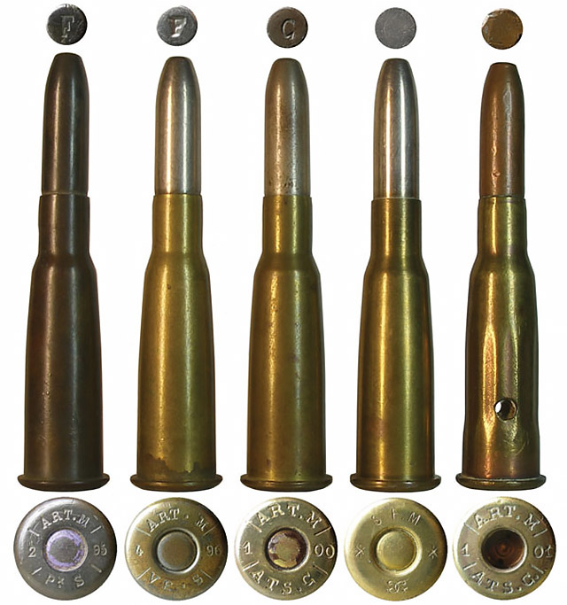 8х50R Lebel с обыкновенными тупоконечными пулями Mle 1886 M. Справа — учебный патрон