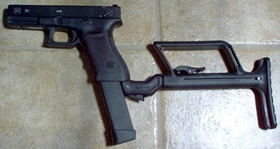 Glock 18C с установленным складным прикладом и магазином емкостью на 33 патрона