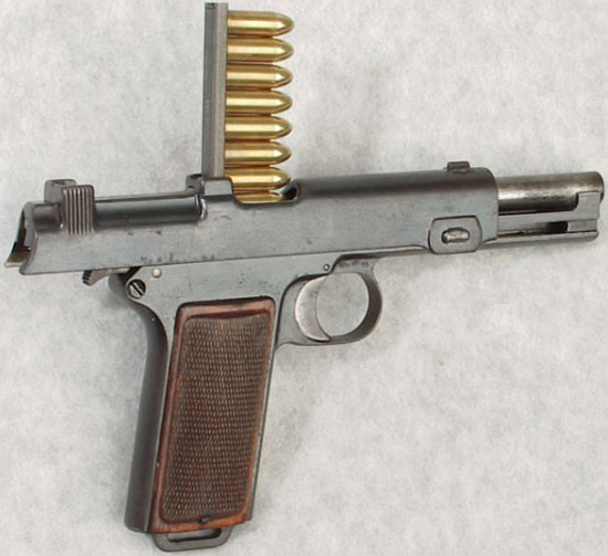 Steyr M1912 при заряжании