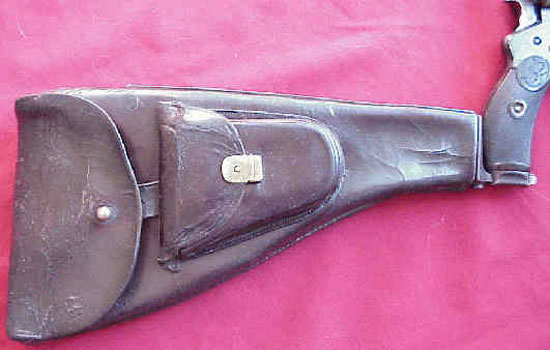 кобура-приклад с присоединенным пистолетом Bergmann 1897 Nº5