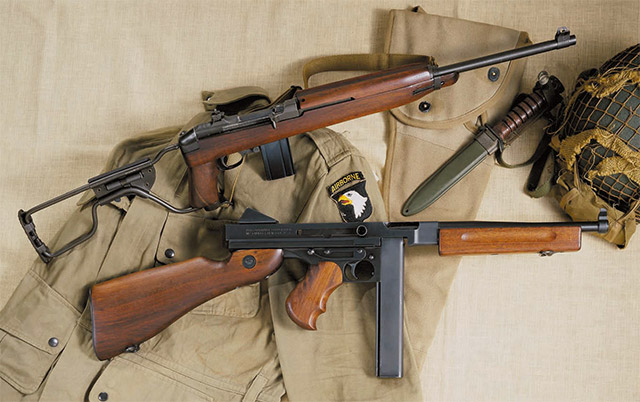 Самозарядный карабин М1А1 и пистолет-пулемёт «Томпсона» М1928А1 с коробчатым магазином на 30 патронов