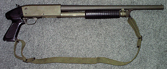 Ithaca Stakeout — «большой пистолет», модель с укороченным до 330 мм стволом и пистолетной рукоятью.