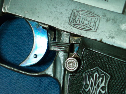 насыщенный синий цвет отпуска спускового крючка пистолета Маузера обр. 1910 года