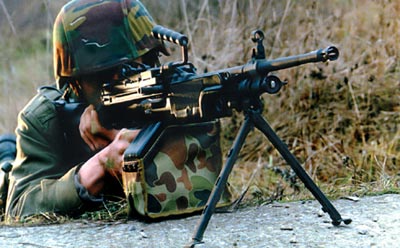 Бельгийский солдат с 5,56-мм ручным пулеметом «Миними»