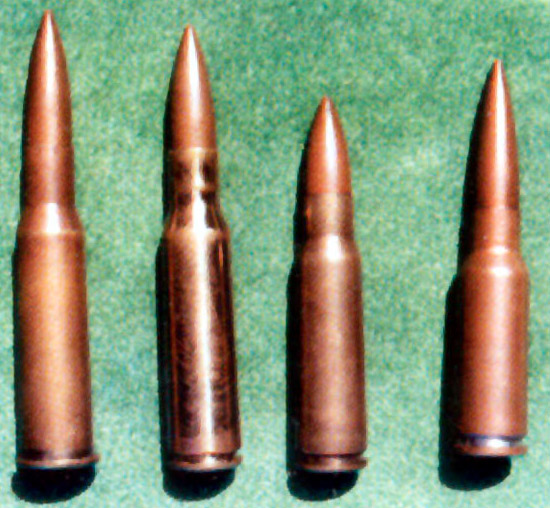 Слева направо: 7,62-мм винтовочный патрон (7,62×53); 7,62-мм опытный
 винтовочный патрон с гильзой без фланца (7,62×53); 7,62-мм опытный 
единый патрон 1948 года (7,62×46); 7,62-мм опытный единый патрон 1962 2 
года (7,62×41)