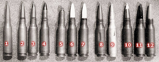 Советские (российские) 5,45-мм автоматные патроны образца 1974 года 
(5,45×39): 1 – опытный образец с биметаллической гильзой; 2 – с пулей со
 стальным сердечником; 3 – с трассирующей пулей; 4 – с уменьшенной 
скоростью пули; 5-7 – холостые патроны (5 – опытный); 8 – учебный 
патрон; 9 – макетный патрон 10 – эталонный патрон; 11 – патрон с 
усиленным зарядом; 12 – патрон высокого давления