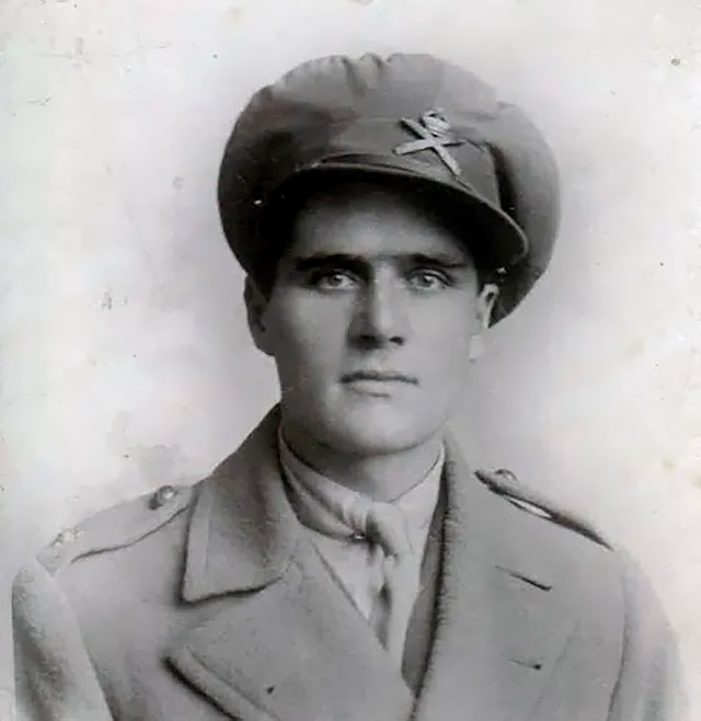 Лейтенант британской армии Артур Герберт Бловер