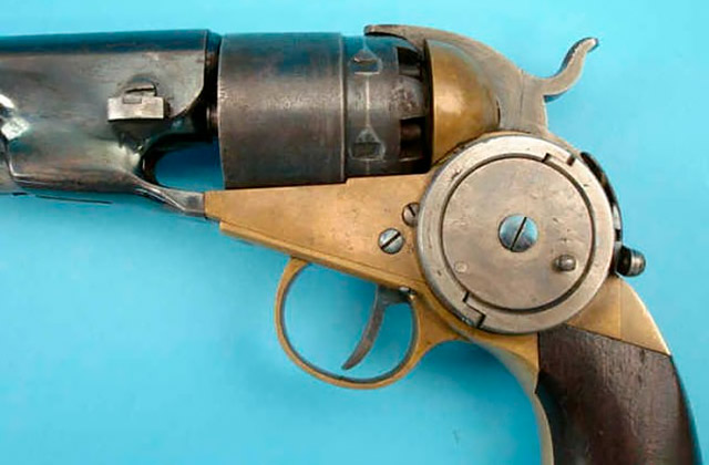 Мершон и
 Холлингсворт — револьвер с часовым механизмом
