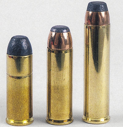 Слева – калибр .45 Colt, посередине – .454 Casull, справа – .460 S&W Magnum.