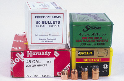 Оба типа пуль, указанных слева и предназначенных для калибра .45 АСР, не подходят под калибр .460 S&W. Годятся пули JSP весом 260 гран от Freedom Arms и весом 300 гран от Sierra.