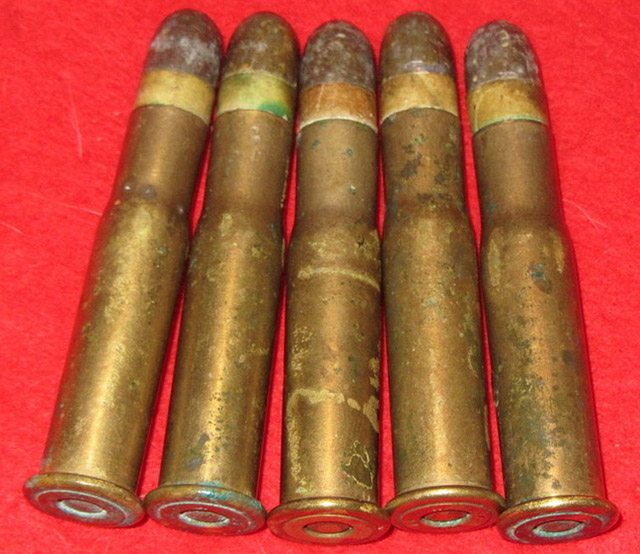 4,2-линейные (10,75×58 мм R) патроны с чёрным порохом к винтовке 
Бердана. Отличались гильзой бутылочной формы с мощной закраиной и 
гладкой безоболочечной пулей со сферическим носком