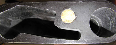 Вид с торца на ниши приклада AR-5
