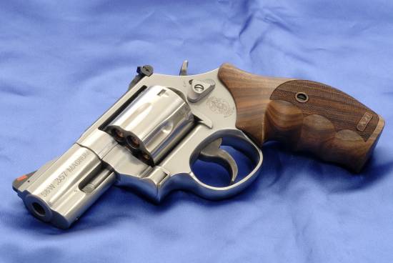 Smith & Wesson .357 Magnum (left-front)