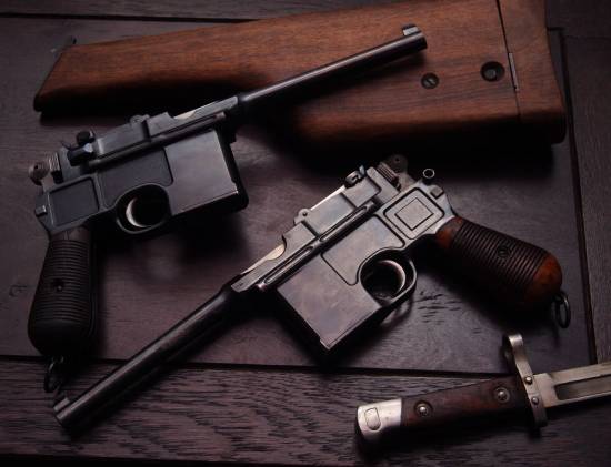 Mauser C96 (famous weapons)