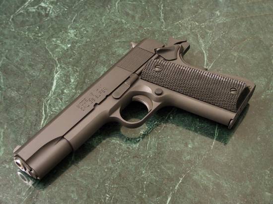 Colt M1911-A1 (cal .38 Super)