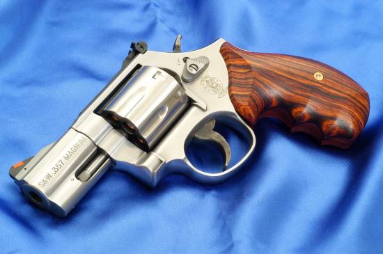 Smith & Wesson .357 Magnum (left)
