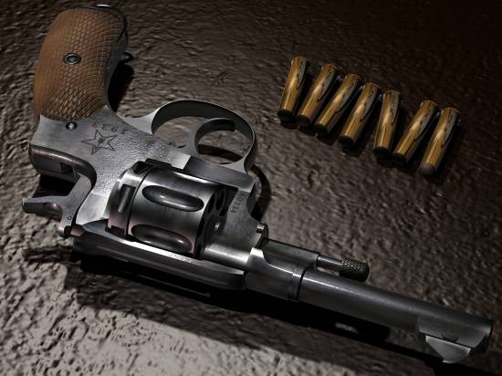 Советский револьвер Наган с боекомплектом