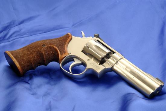 Smith&Wesson .22 long (right-front)
