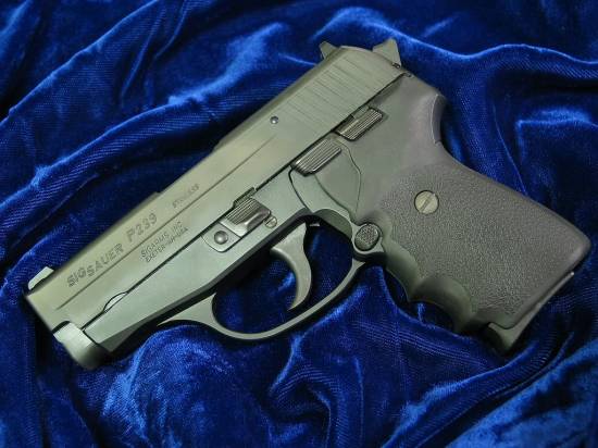 Sig Sauer P239 (semi-automatic pistol)
