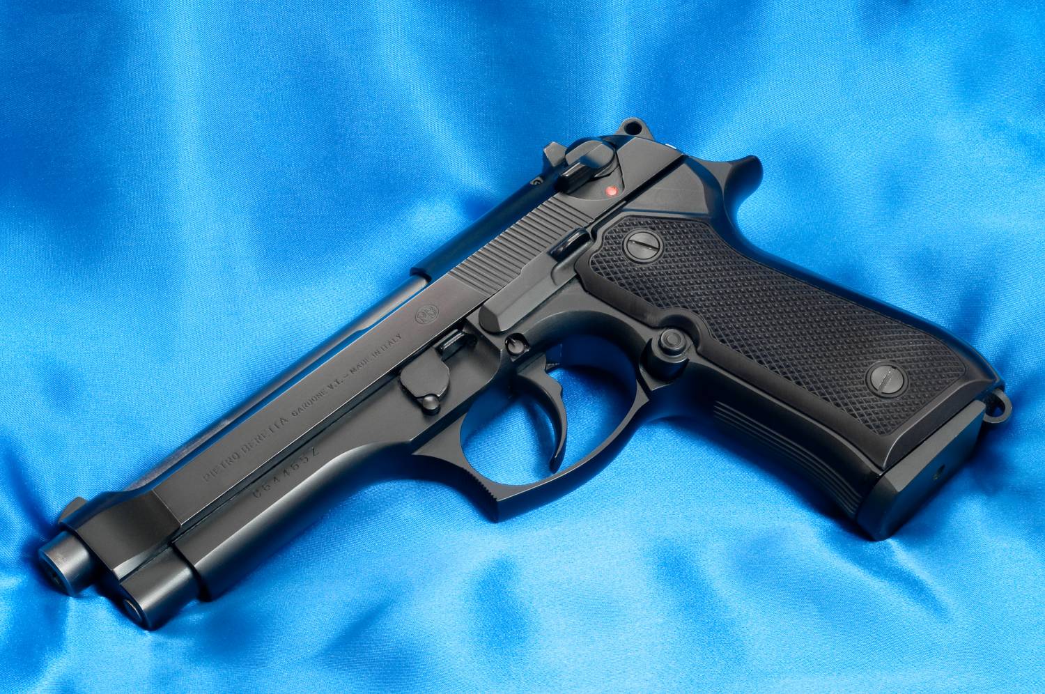 Beretta 92F chambered in 9 mm.