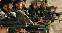 Израильские военнослужащие с американским стрелковым оружием