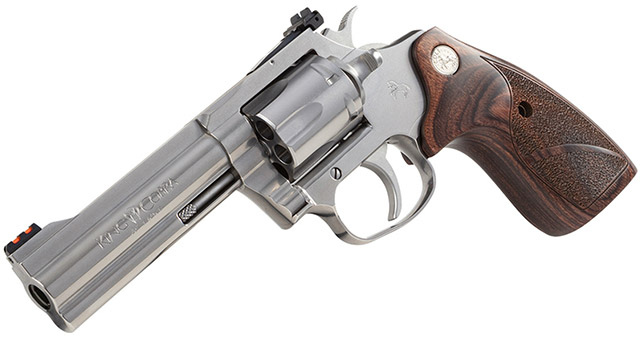 Новый револьвер Colt King Cobra Target оснащен стволом 4 1/4 и регулируемым целиком, а также приподнятой оптоволоконной мушкой