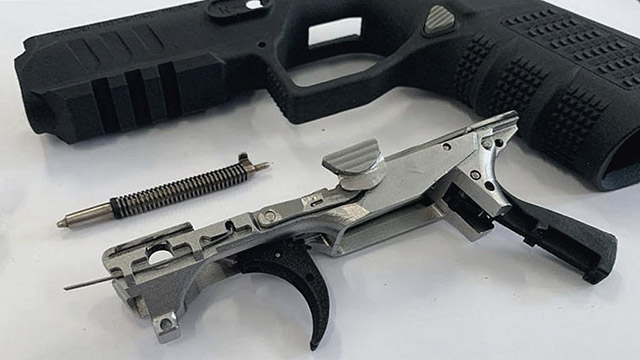 Пистолет IS-9 фирмы Revo arms собирается всего лишь из 22 деталей