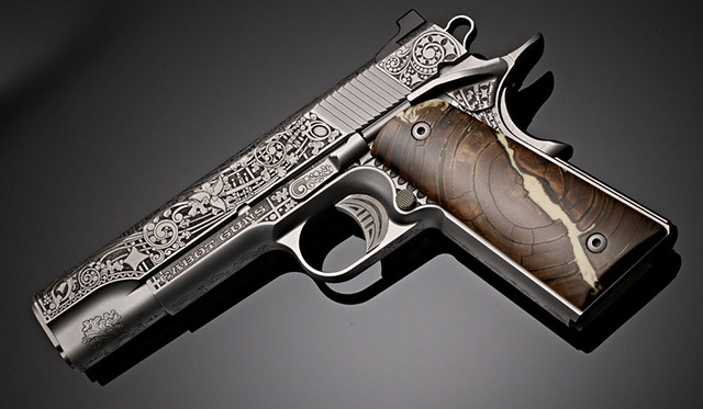 Функционально Fountainhead представляет собой канонический Colt M1911