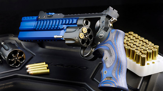 Коллекционный револьвер Nighthawk Custom Korth Azzurro Sportivo Limited Edition рвёт шаблоны своей невероятной красотой