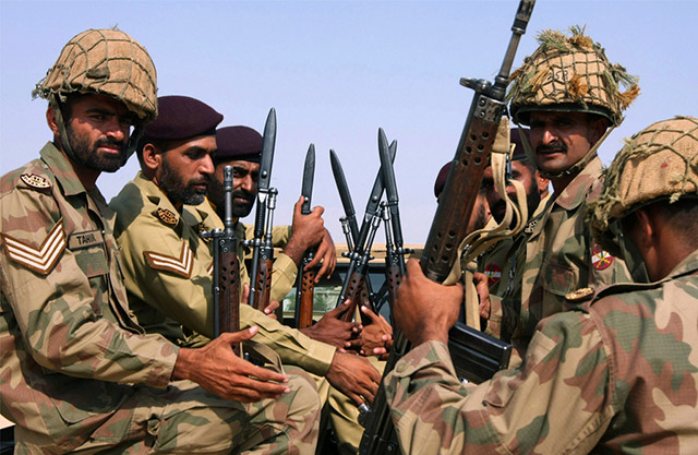 Вместе с G3 собственного производства (на фото) пакистанская армия эксплуатирует М16/М4 и различные версии АК