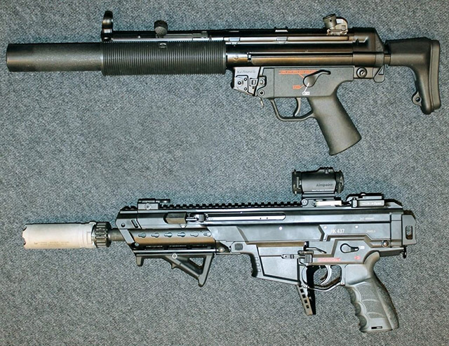 Бесшумный 9-мм пистолет-пулемёт MP5SD и HK437 калибра .300 BLK со сложенными прикладами