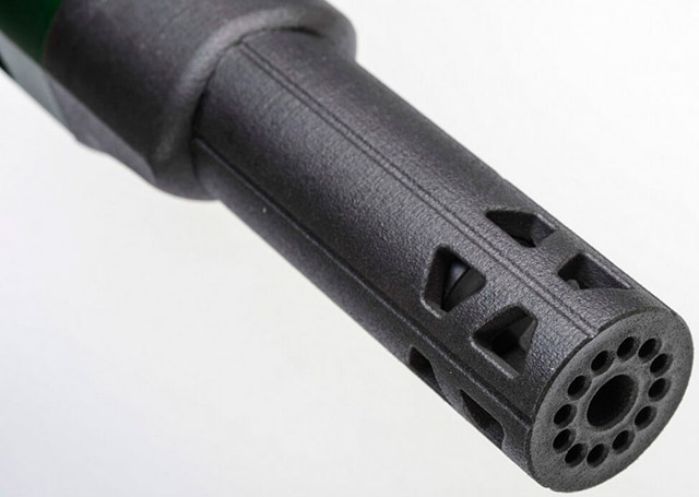 Дульный тормоз-компенсатор для винтовки Pardini TR20 напечатан на 
промышленном 3D-принтере из армированного углеродным волокном полимера