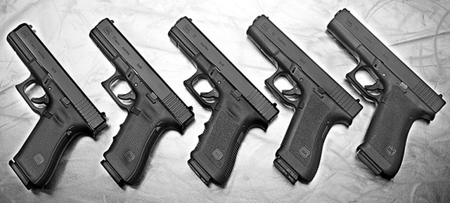 Сорок лет и пять поколений пистолетов GLOCK в одном взгляде - от Gen1 (слева) до Gen5 (справа)