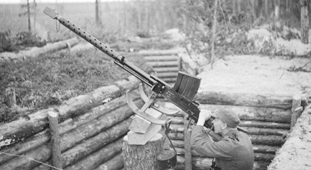 ПТР L-39 на импровизированном станке для зенитной стрельбы. Район Онтайоки, июнь 1944 года