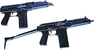 Вверху — 9-мм автомат 9А91 (первых партий выпуска) с компенсатором; внизу — 9-мм автомат 9А91 (последних партий выпуска) без компенсатора
