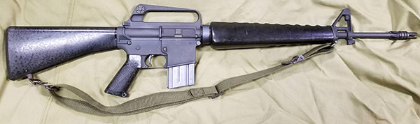 AR15 / М16, в таком виде винтовку начали выпускать с 1965 года