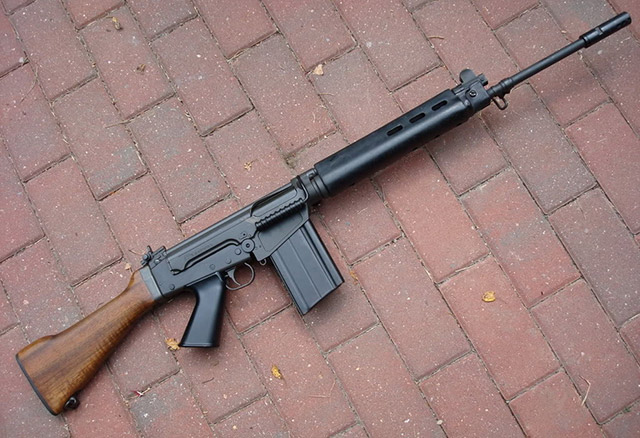 Бельгийская автоматическая винтовка FN FAL