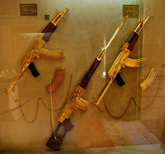 Подарки Саддама Хусейна в Каирском оружейном музее